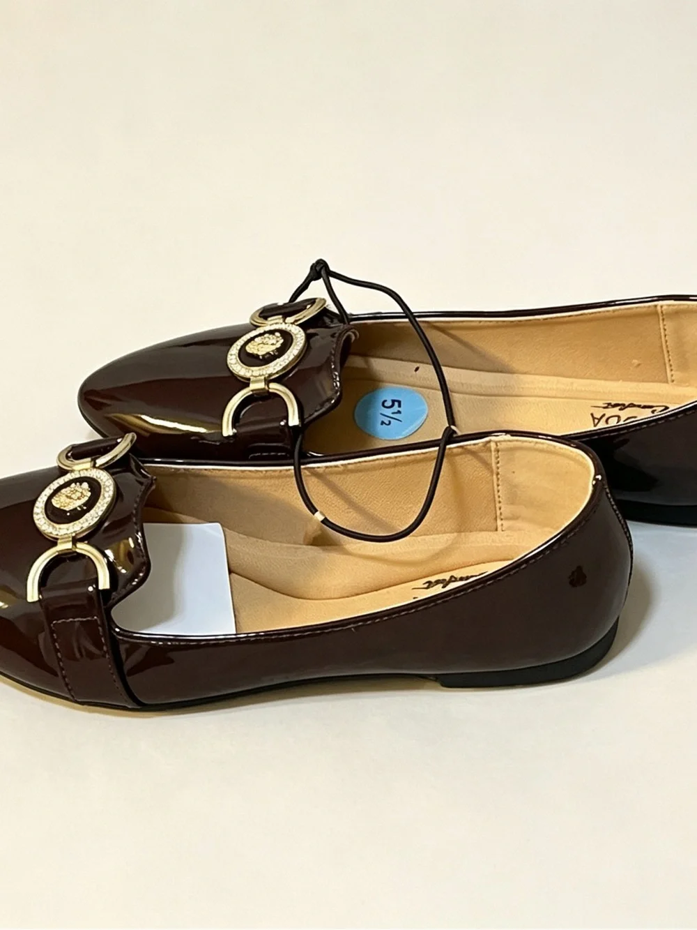 Size 6 6.5NWT Top Moda Brown Patent Pointed Toe Loafers Gold Lion Ornament Flats